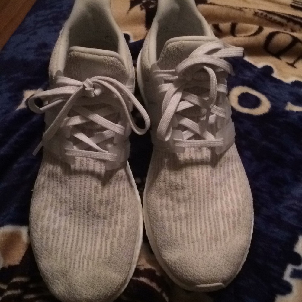 ❌traded❌Adidas ultraboost triple white